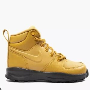 Nike Yellow and Black Boots with Rugged Traction
